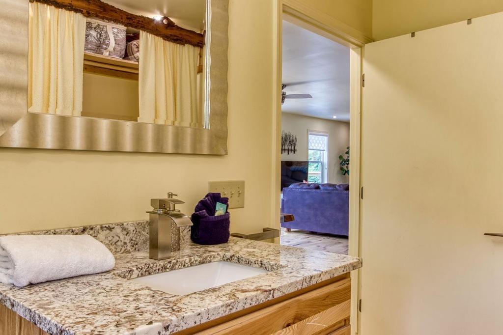 Key Lime Pie, Hot Tub,Wifi, 1089 Free Tickets Each Paid Day, Dollywood And More 蓋特林堡 外观 照片