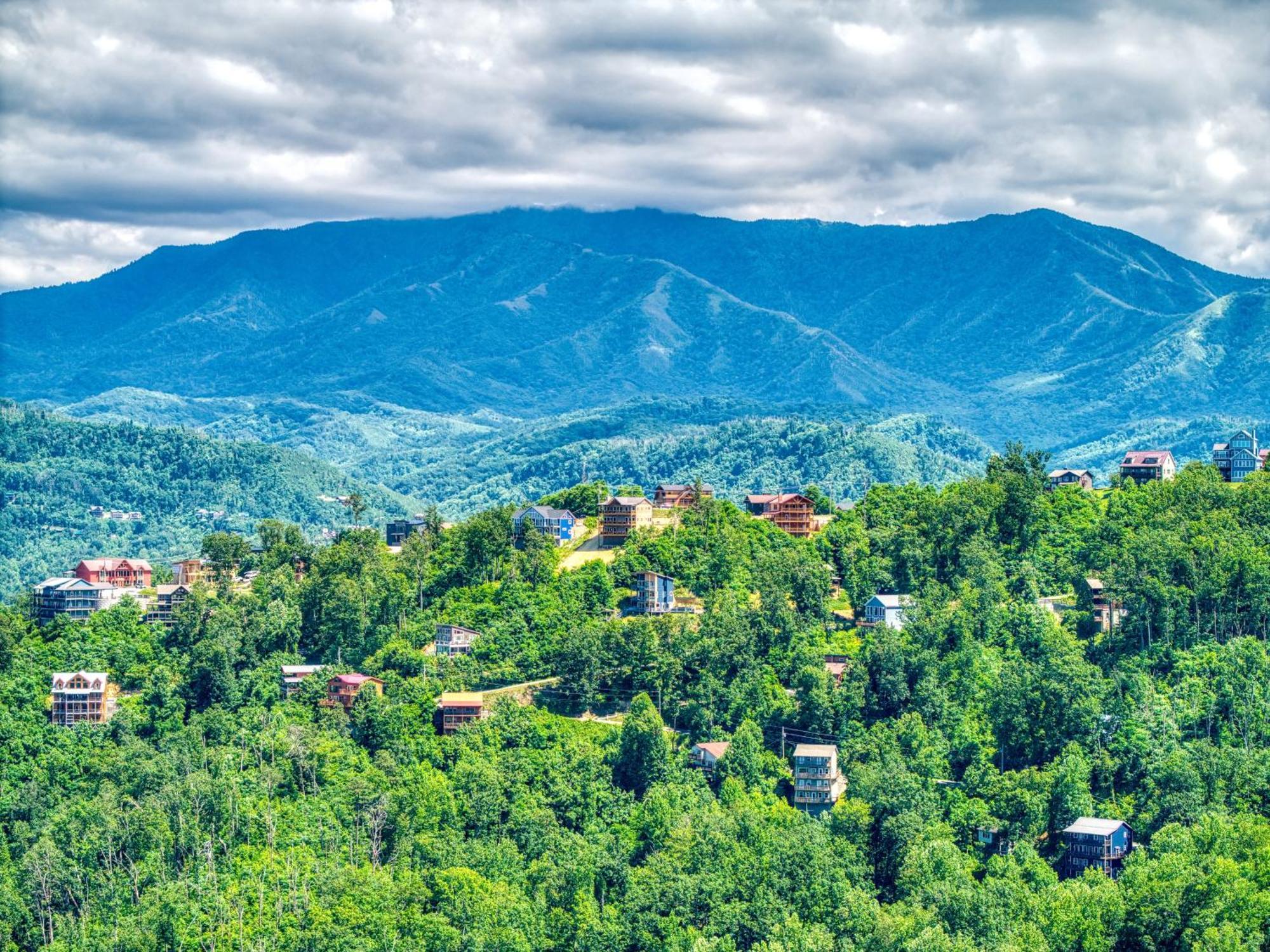 Key Lime Pie, Hot Tub,Wifi, 1089 Free Tickets Each Paid Day, Dollywood And More 蓋特林堡 外观 照片